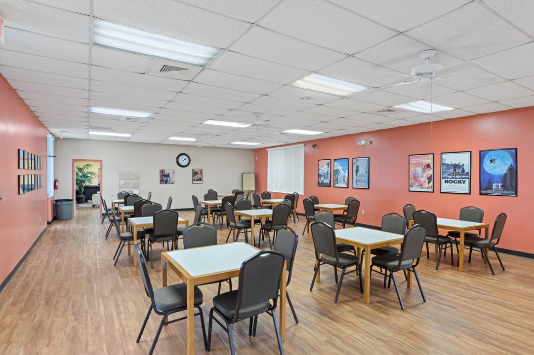 合同活跃: $365,000 (2 贝兹, 2 浴室, 1457 平方英尺)