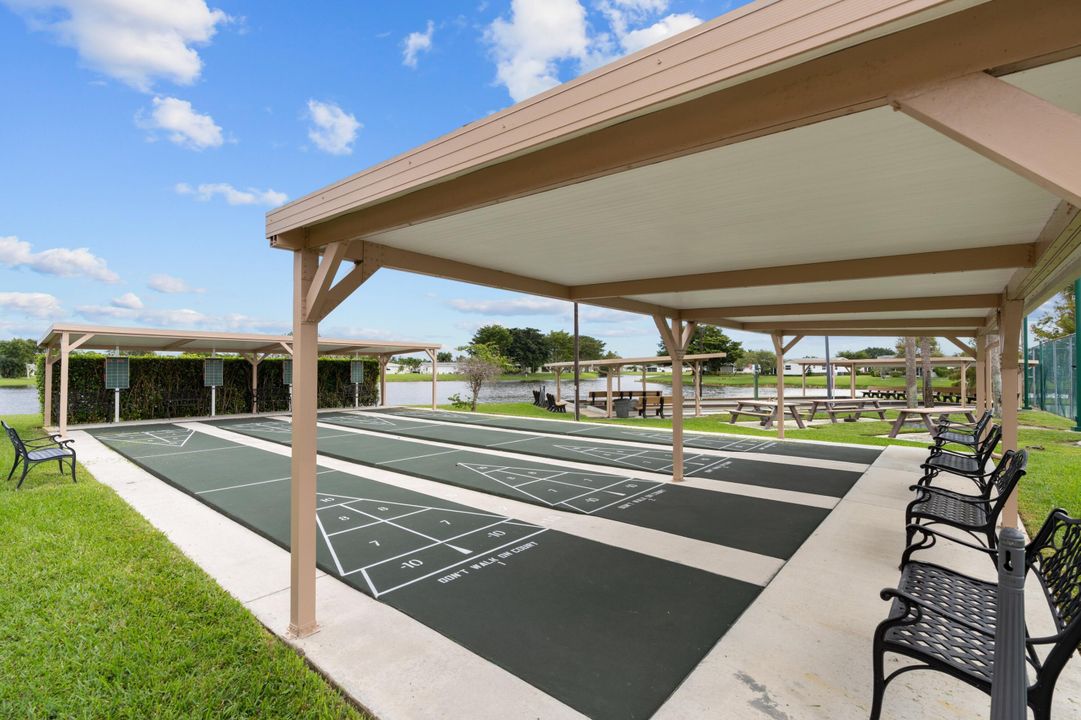 合同活跃: $365,000 (2 贝兹, 2 浴室, 1457 平方英尺)