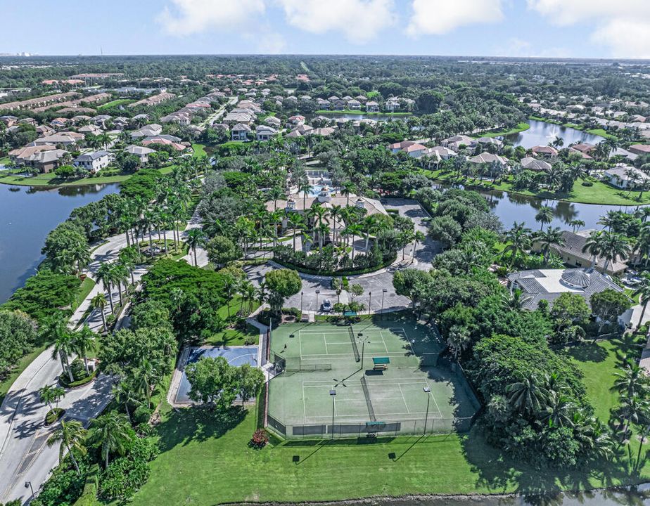 For Rent: $9,800 (5 beds, 6 baths, 5787 Square Feet)