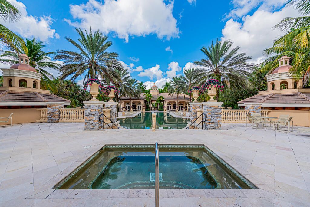 For Rent: $9,800 (5 beds, 6 baths, 5787 Square Feet)