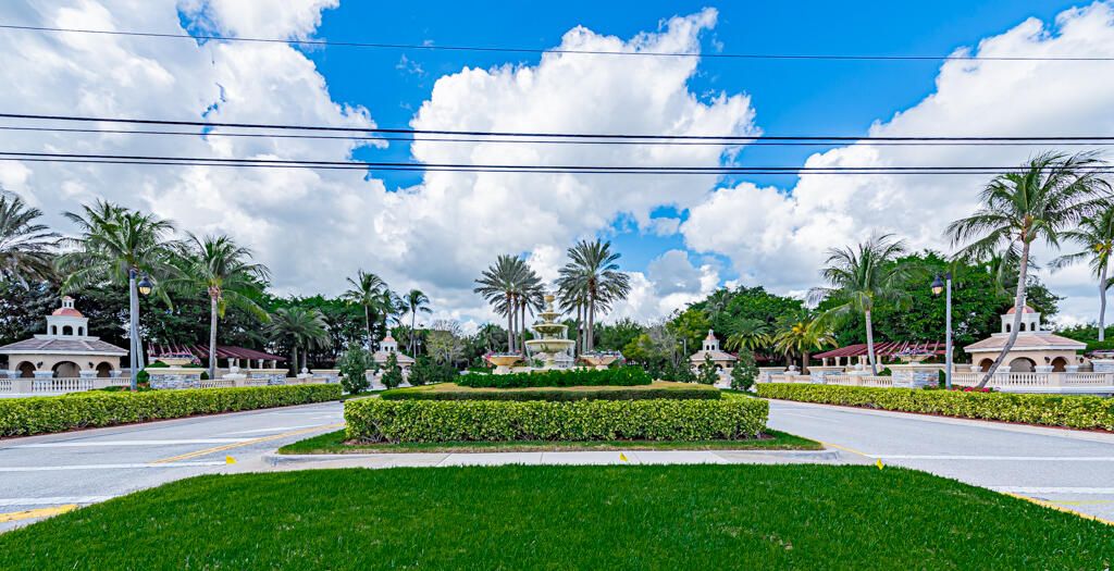 For Rent: $9,800 (5 beds, 6 baths, 5787 Square Feet)