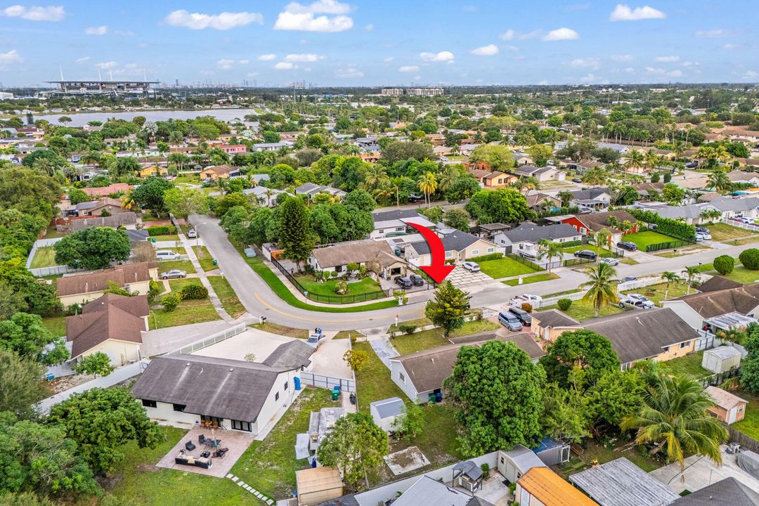 Под контрактом: $499,900 (3 спален, 2 ванн, 1459 Квадратных фут)