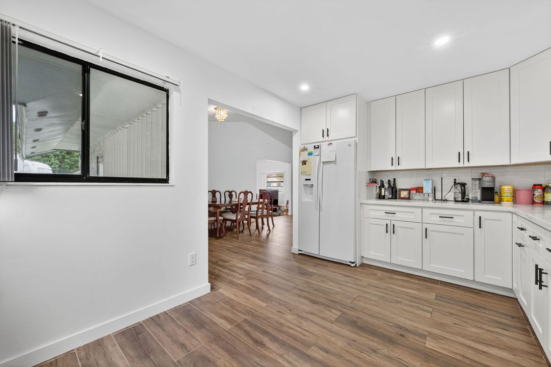 Под контрактом: $499,900 (3 спален, 2 ванн, 1459 Квадратных фут)