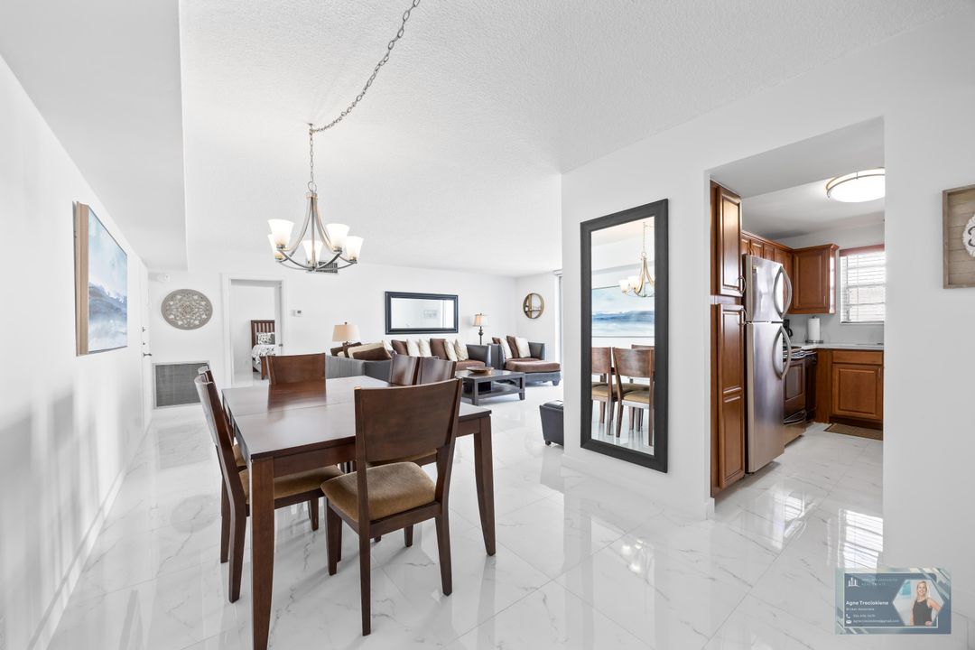 Под контрактом: $360,000 (2 спален, 2 ванн, 1311 Квадратных фут)