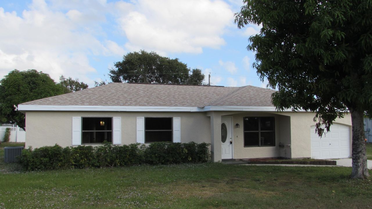 For Sale: $250,000 (3 beds, 2 baths, 1176 Square Feet)