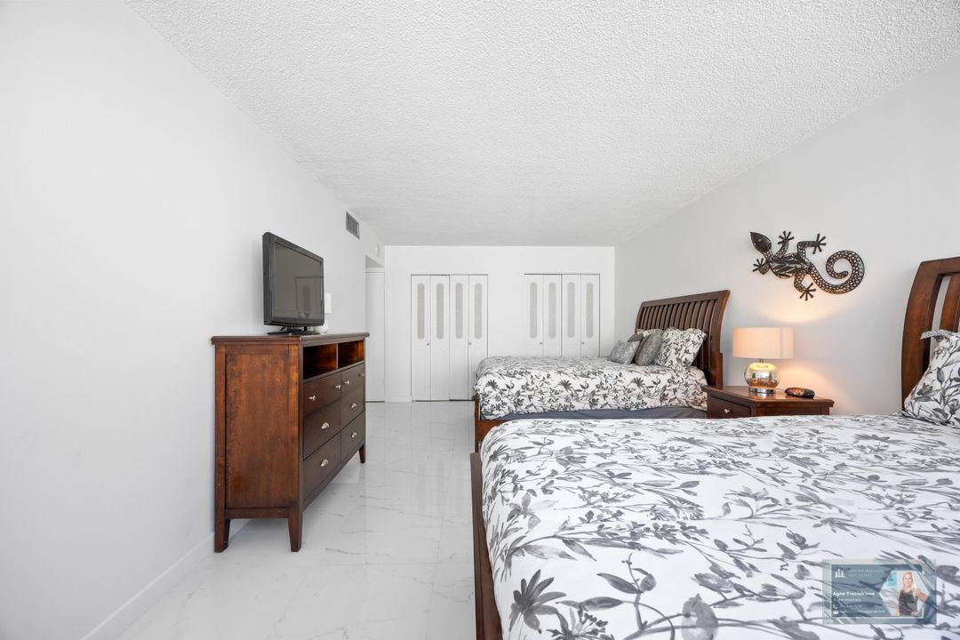 Под контрактом: $360,000 (2 спален, 2 ванн, 1311 Квадратных фут)