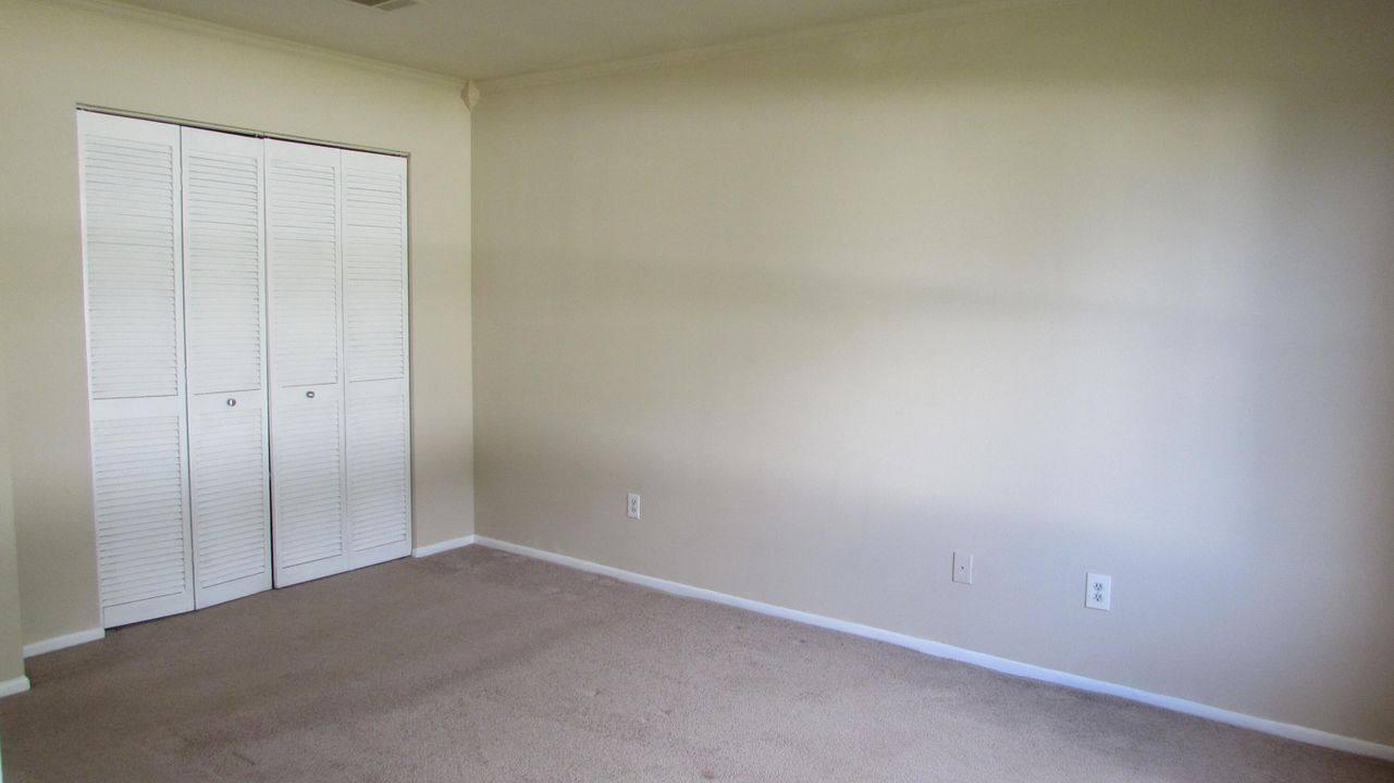 For Sale: $250,000 (3 beds, 2 baths, 1176 Square Feet)