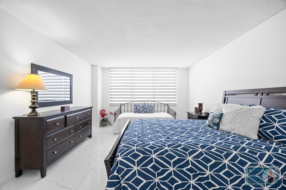 Под контрактом: $360,000 (2 спален, 2 ванн, 1311 Квадратных фут)