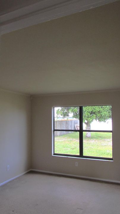 For Sale: $250,000 (3 beds, 2 baths, 1176 Square Feet)