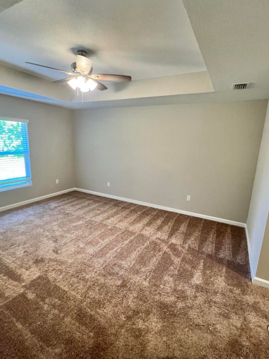 出租: $3,200 (4 贝兹, 3 浴室, 2078 平方英尺)