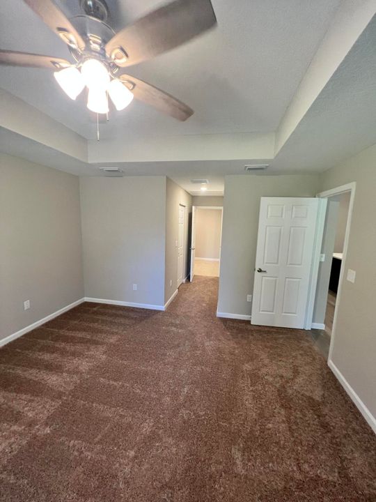 出租: $3,200 (4 贝兹, 3 浴室, 2078 平方英尺)