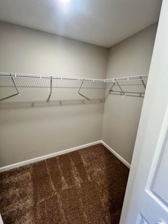 出租: $3,200 (4 贝兹, 3 浴室, 2078 平方英尺)