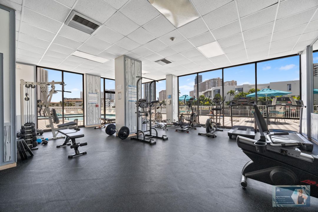 Под контрактом: $360,000 (2 спален, 2 ванн, 1311 Квадратных фут)