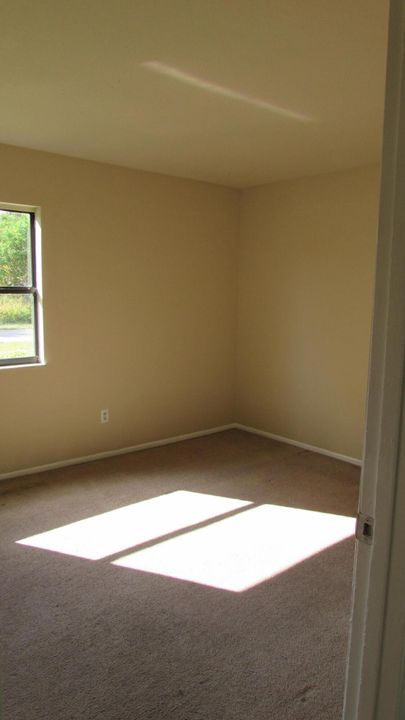 For Sale: $250,000 (3 beds, 2 baths, 1176 Square Feet)