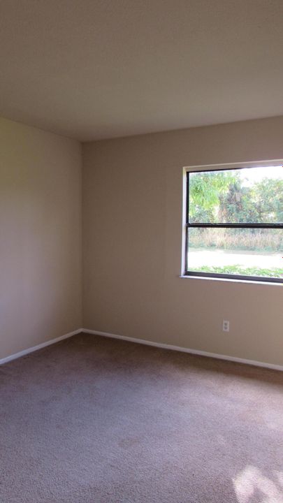 For Sale: $250,000 (3 beds, 2 baths, 1176 Square Feet)