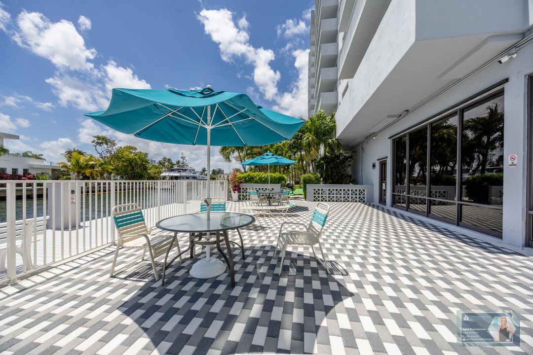 Под контрактом: $360,000 (2 спален, 2 ванн, 1311 Квадратных фут)