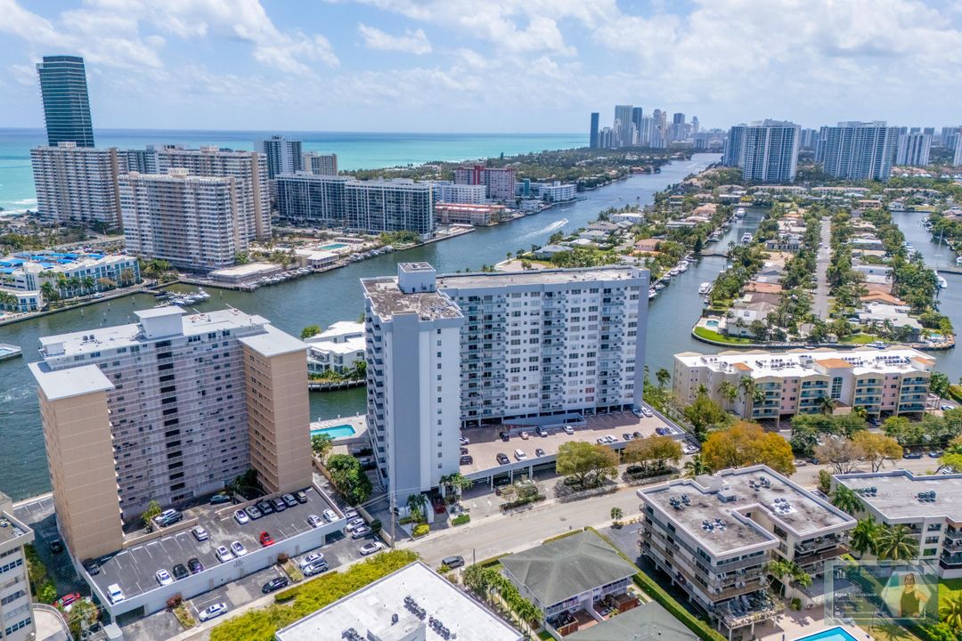 Под контрактом: $360,000 (2 спален, 2 ванн, 1311 Квадратных фут)