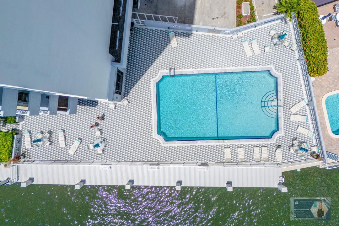 Под контрактом: $360,000 (2 спален, 2 ванн, 1311 Квадратных фут)