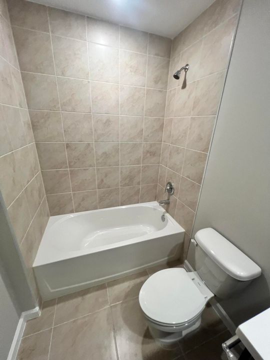 出租: $3,200 (4 贝兹, 3 浴室, 2078 平方英尺)