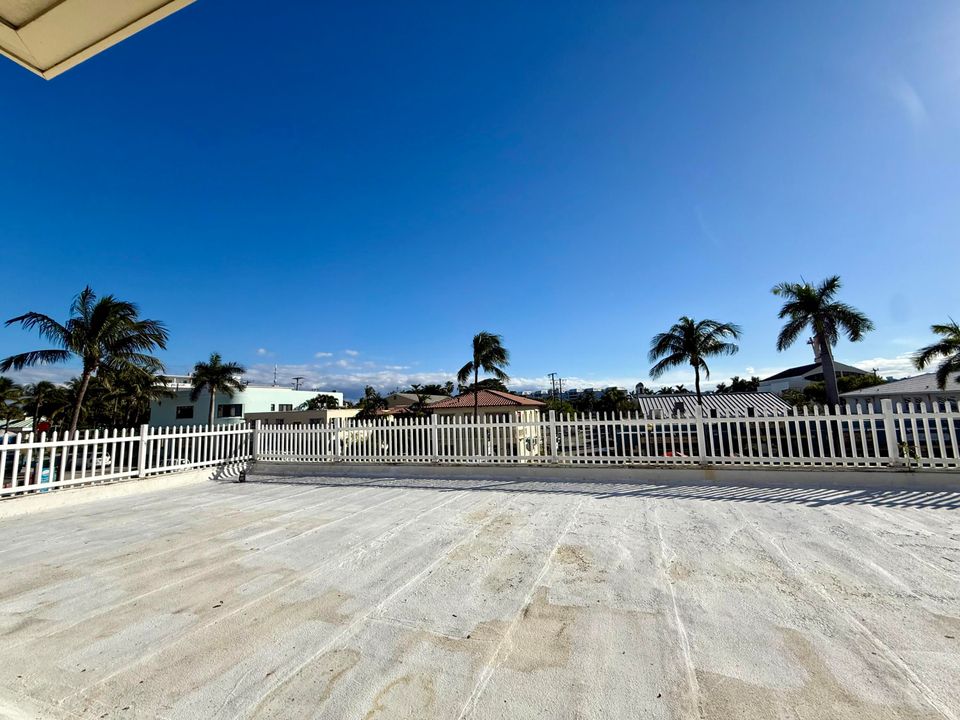 For Rent: $4,995 (2 beds, 2 baths, 1250 Square Feet)