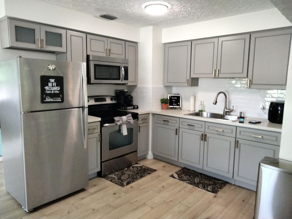 出租: $2,400 (3 贝兹, 2 浴室, 1306 平方英尺)