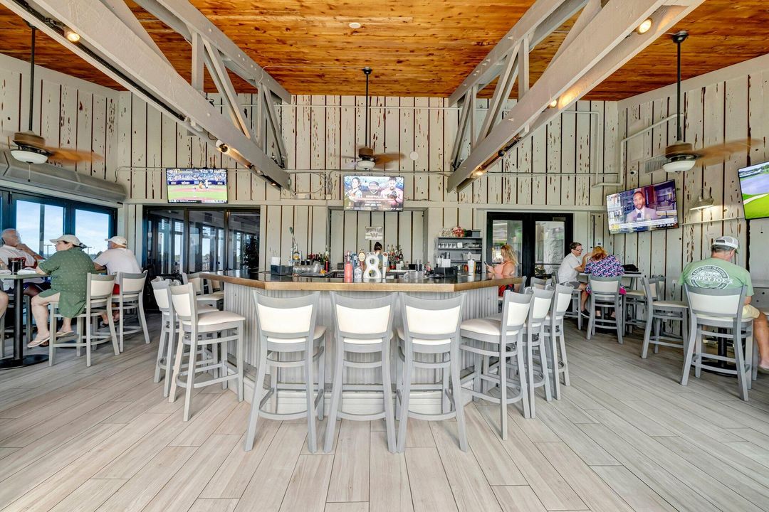 For Sale: $225,000 (2 beds, 2 baths, 1069 Square Feet)