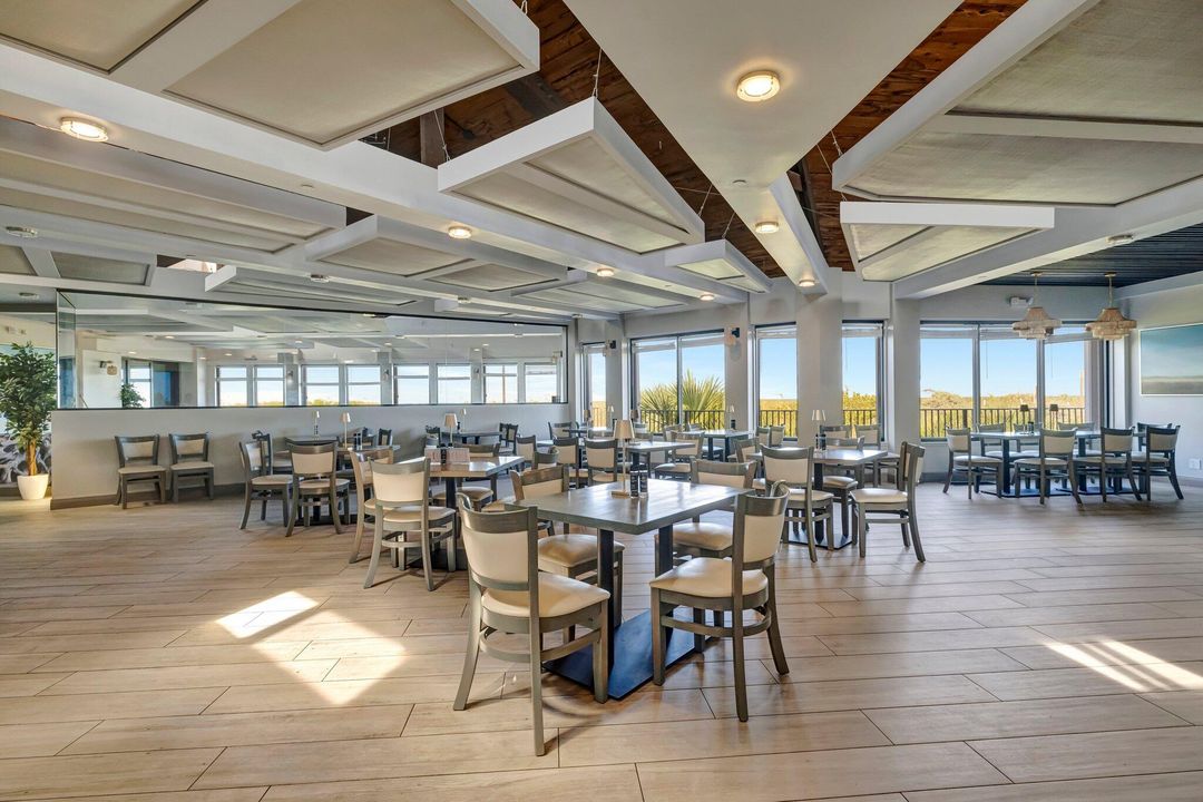 For Sale: $225,000 (2 beds, 2 baths, 1069 Square Feet)