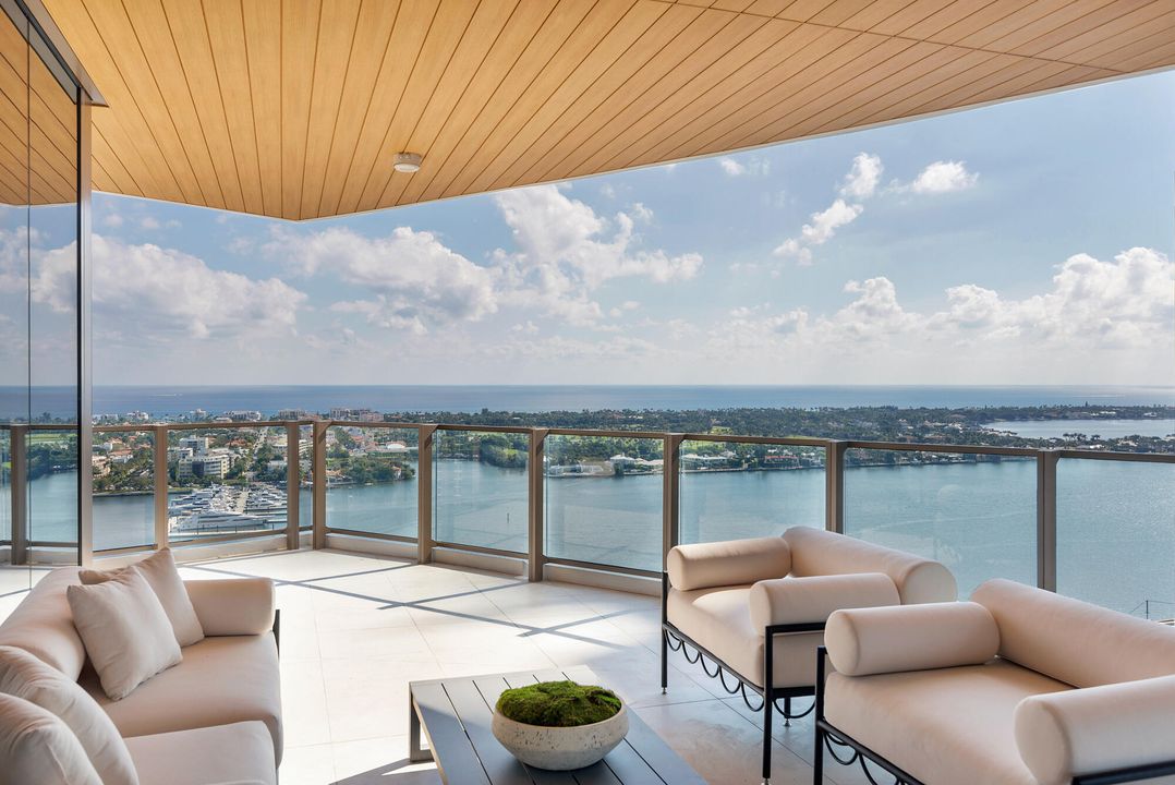 For Sale: $14,675,000 (4 beds, 4 baths, 4440 Square Feet)