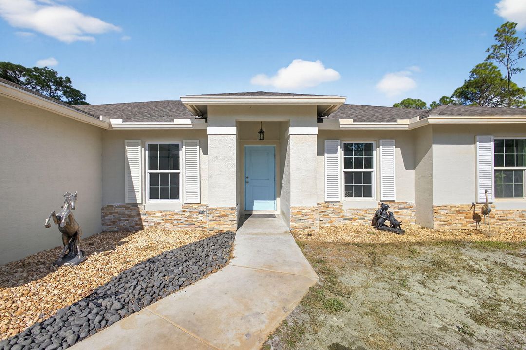 For Sale: $725,000 (4 beds, 2 baths, 2125 Square Feet)