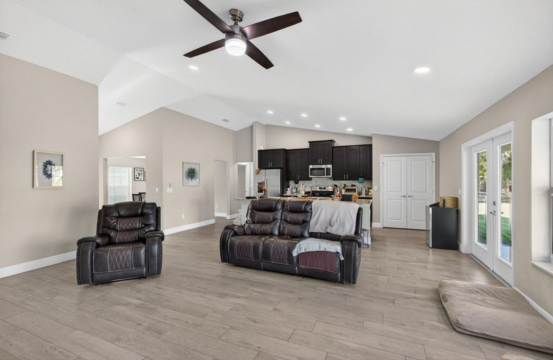 For Sale: $725,000 (4 beds, 2 baths, 2125 Square Feet)