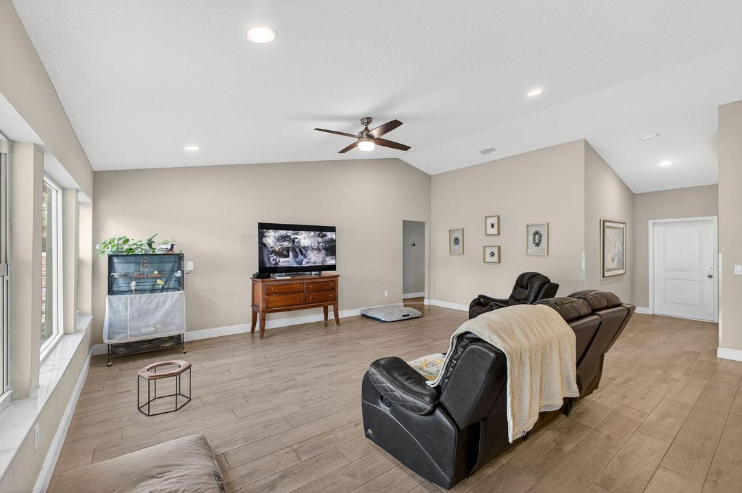 For Sale: $725,000 (4 beds, 2 baths, 2125 Square Feet)