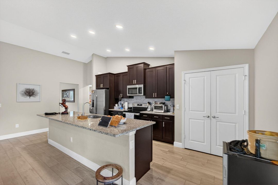 For Sale: $725,000 (4 beds, 2 baths, 2125 Square Feet)