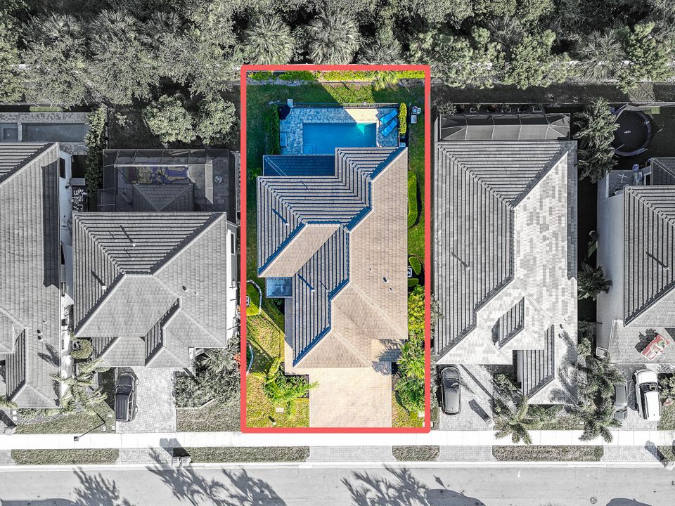 For Sale: $975,000 (5 beds, 4 baths, 3016 Square Feet)