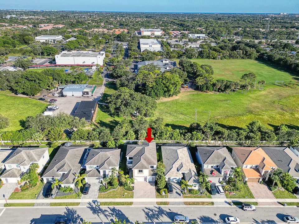 For Sale: $975,000 (5 beds, 4 baths, 3016 Square Feet)