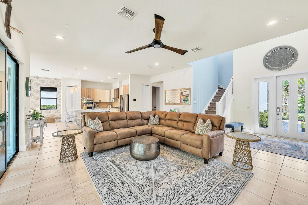 For Sale: $975,000 (5 beds, 4 baths, 3016 Square Feet)