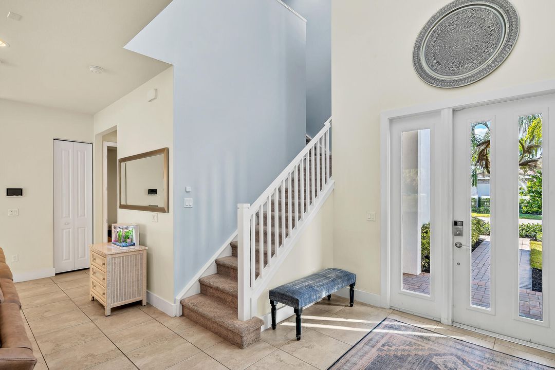 For Sale: $975,000 (5 beds, 4 baths, 3016 Square Feet)