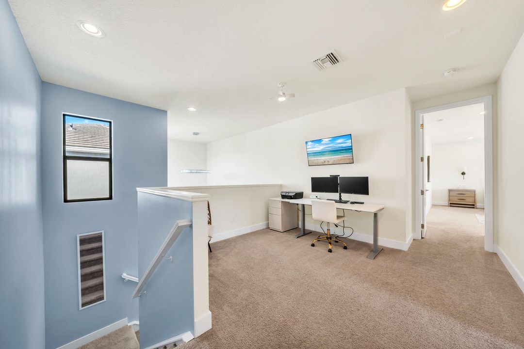 For Sale: $975,000 (5 beds, 4 baths, 3016 Square Feet)