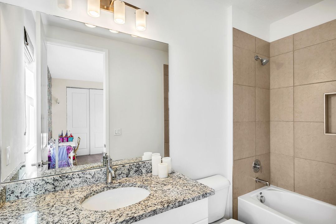 For Sale: $975,000 (5 beds, 4 baths, 3016 Square Feet)