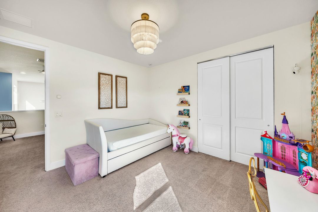 For Sale: $975,000 (5 beds, 4 baths, 3016 Square Feet)