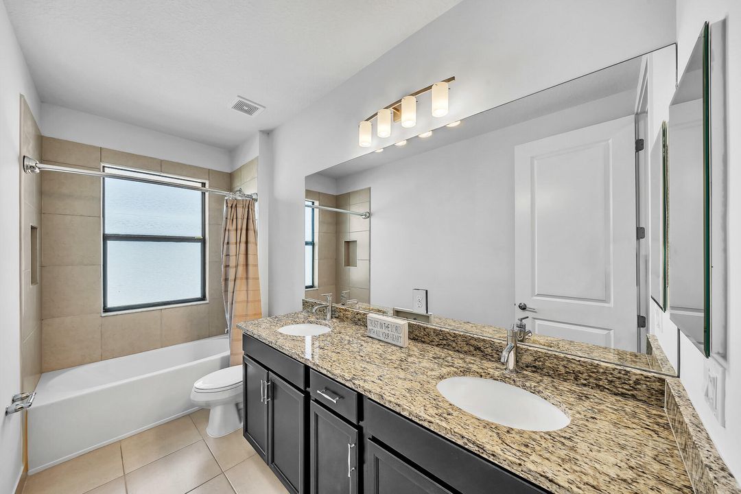 For Sale: $975,000 (5 beds, 4 baths, 3016 Square Feet)