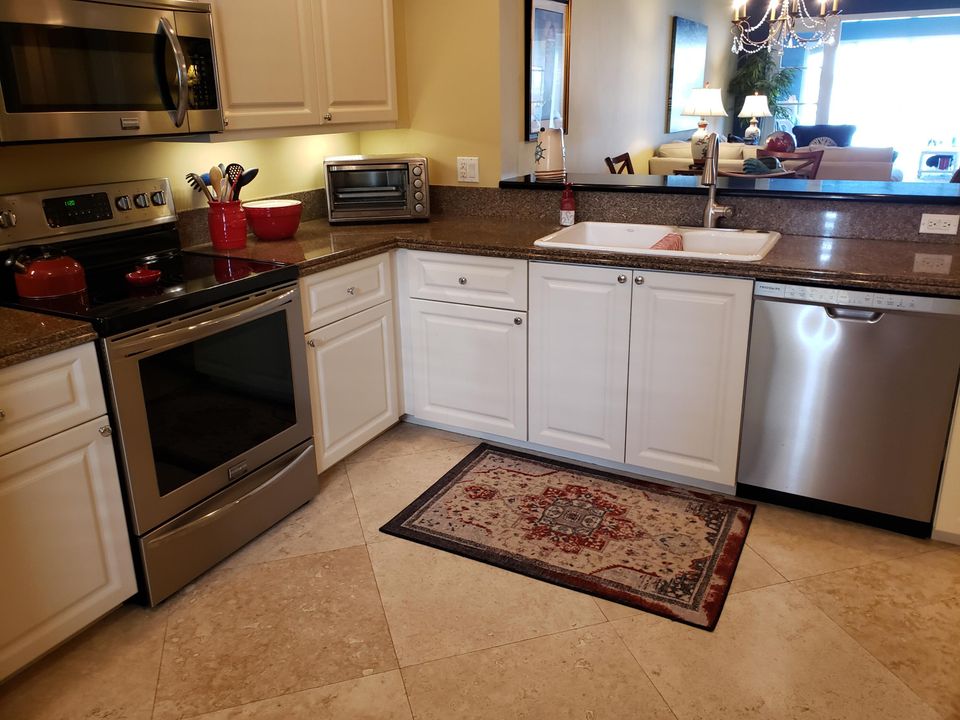 出租: $4,750 (2 贝兹, 2 浴室, 1989 平方英尺)