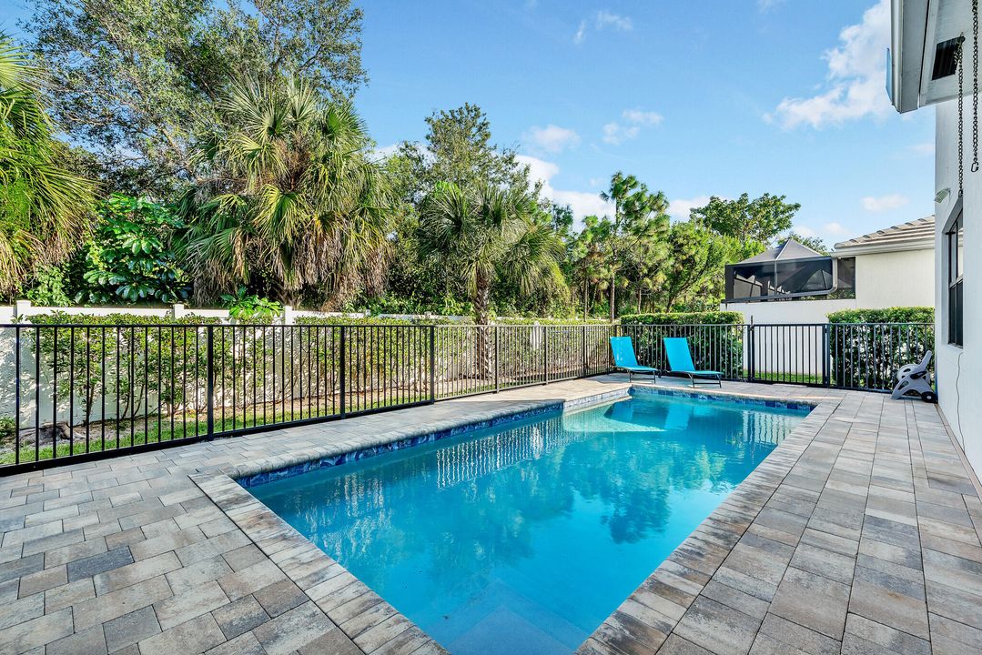 For Sale: $975,000 (5 beds, 4 baths, 3016 Square Feet)