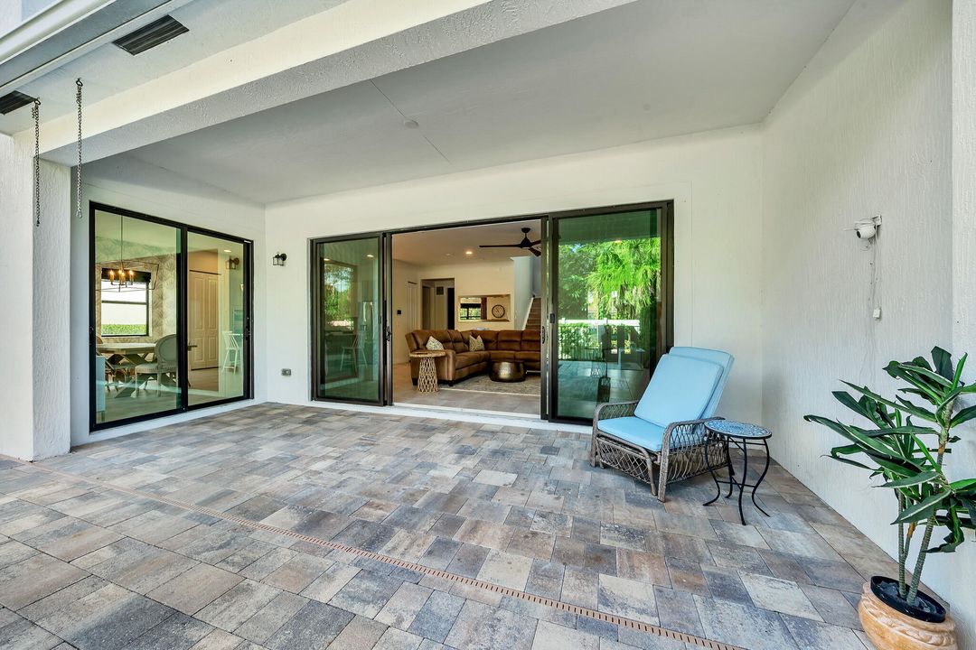 For Sale: $975,000 (5 beds, 4 baths, 3016 Square Feet)