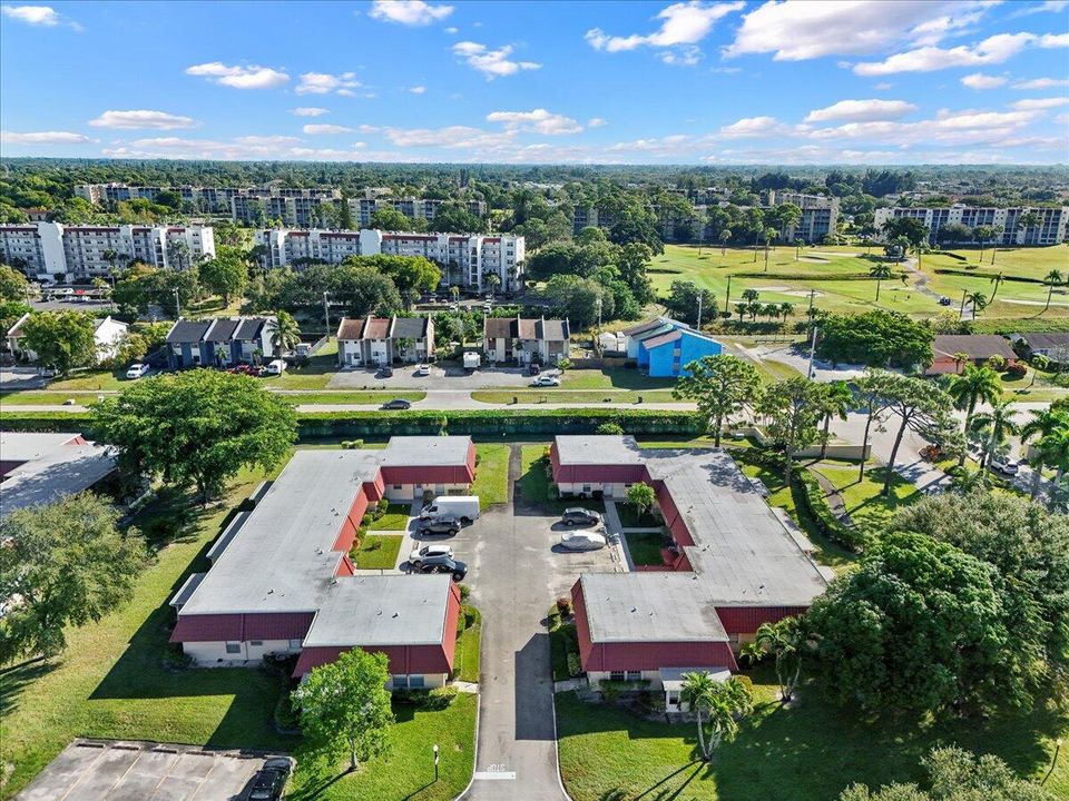 На продажу: $159,999 (2 спален, 1 ванн, 1024 Квадратных фут)