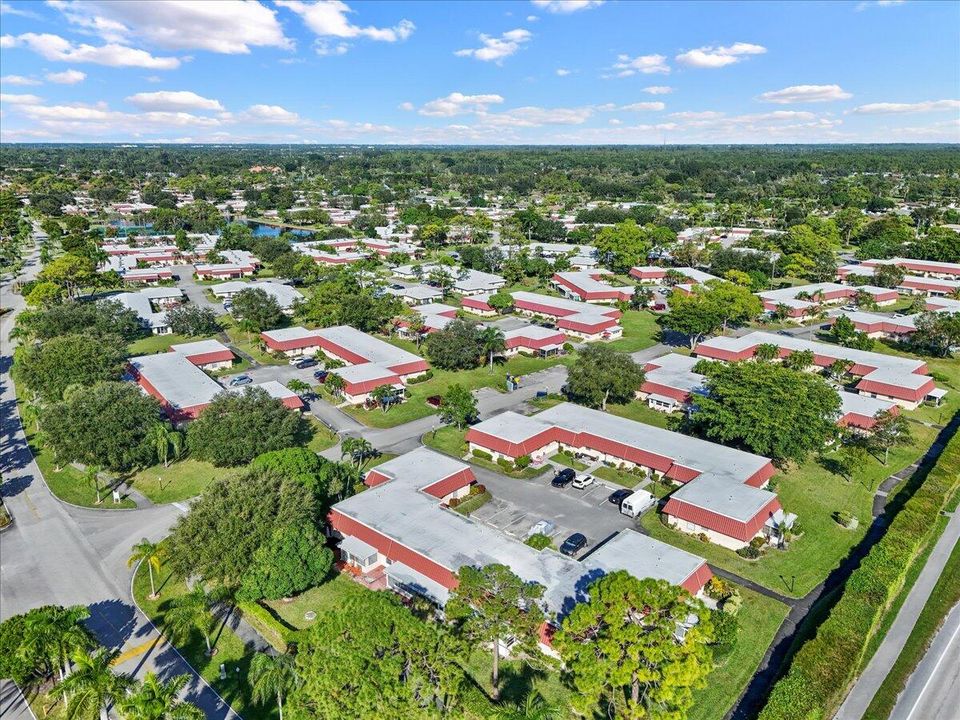 На продажу: $159,999 (2 спален, 1 ванн, 1024 Квадратных фут)