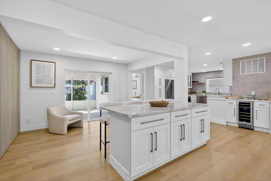 待售: $499,000 (2 贝兹, 2 浴室, 1741 平方英尺)