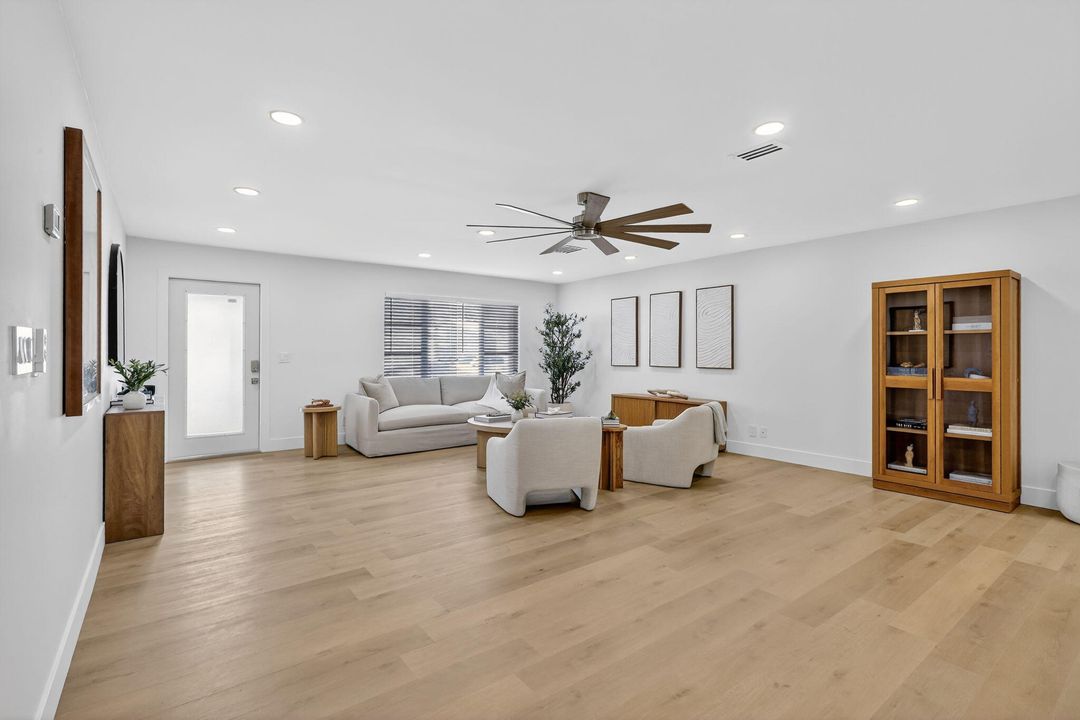 待售: $499,000 (2 贝兹, 2 浴室, 1741 平方英尺)