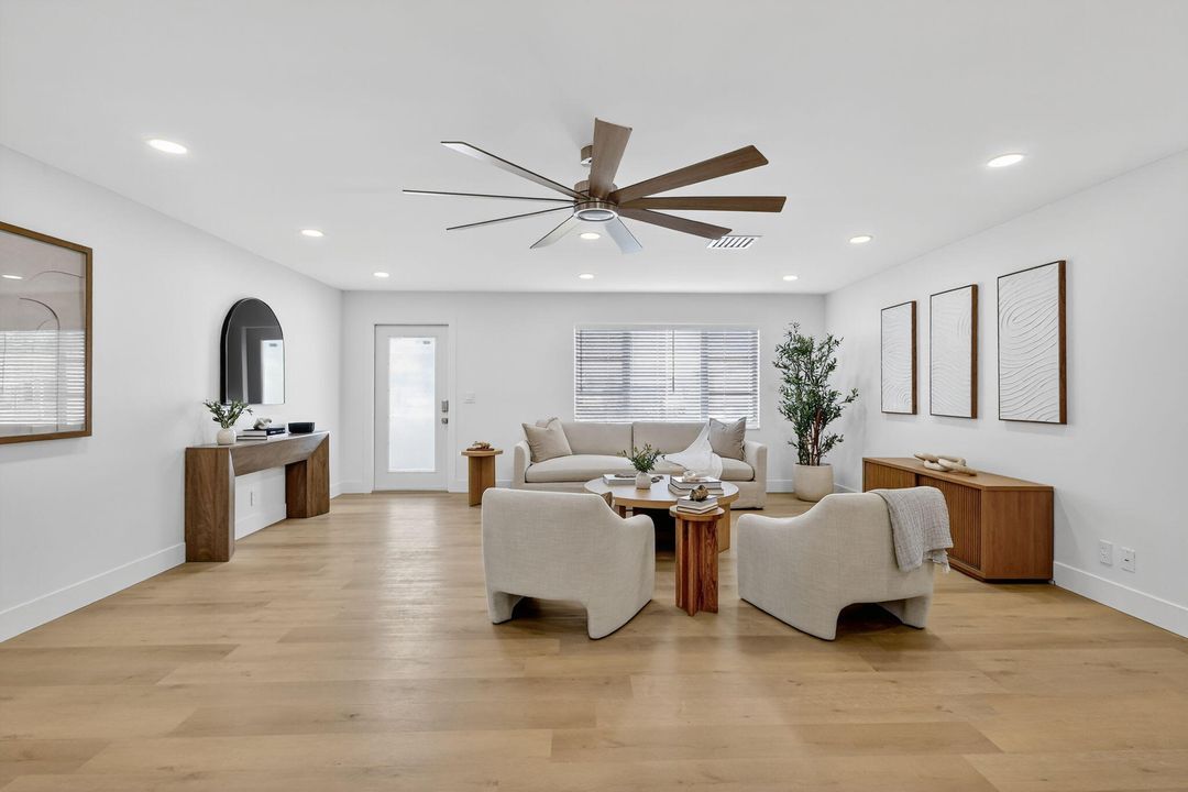 待售: $499,000 (2 贝兹, 2 浴室, 1741 平方英尺)