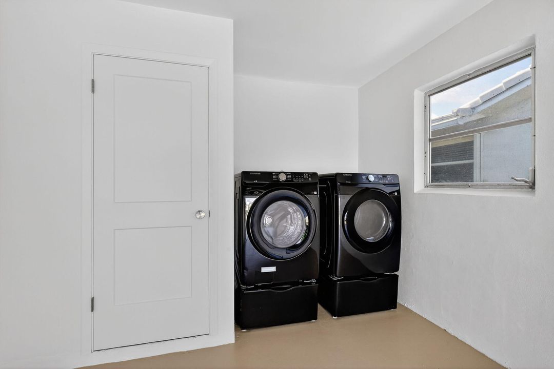 待售: $499,000 (2 贝兹, 2 浴室, 1741 平方英尺)