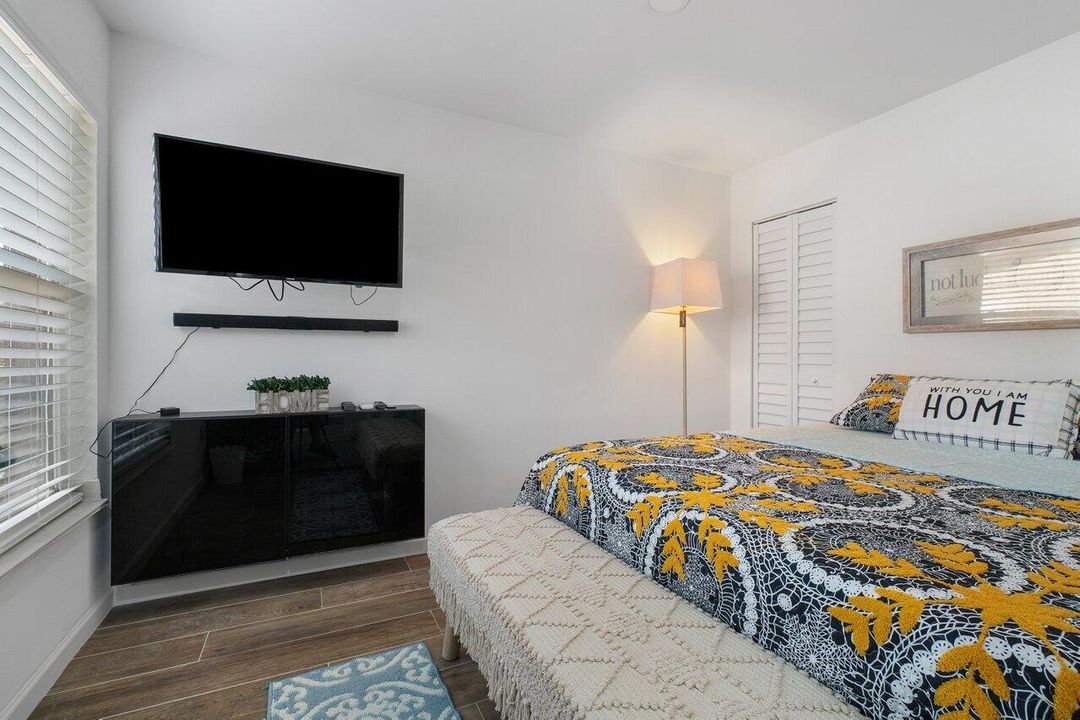 For Rent: $2,500 (1 beds, 1 baths, 500 Square Feet)